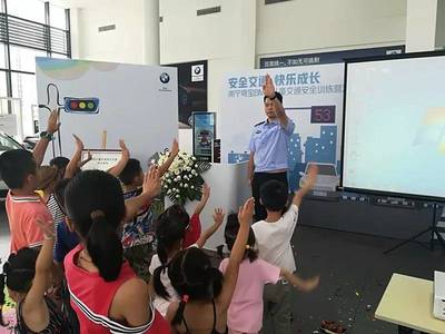 会玩之中掌握交通安全“秘笈”!南宁交警“花式